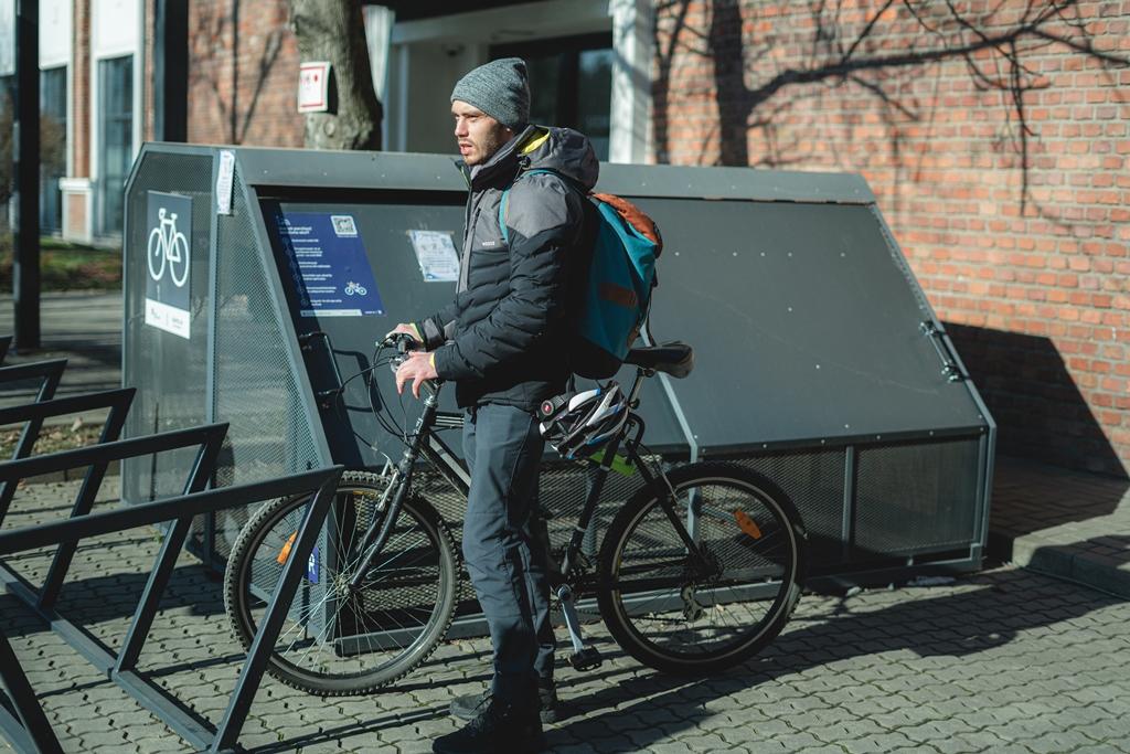The story of the Bistrița specialist in aerospace engineering, who created a smart parking for bicycles